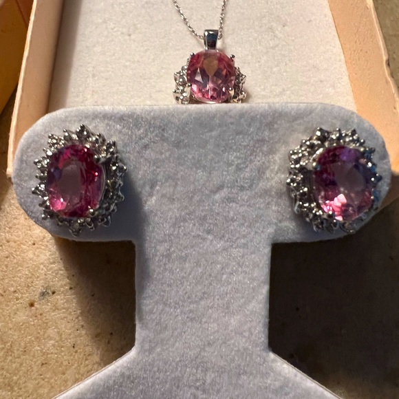 Pink stone set necklace and earrings (sterling silver new in box) - Picture 3 of 3